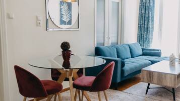 Comfort Apartment, Multiple Beds, Kitchen | Living area | Flat-screen TV