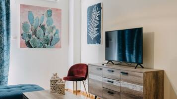 Comfort Apartment, Multiple Beds, Kitchen | Living area | Flat-screen TV