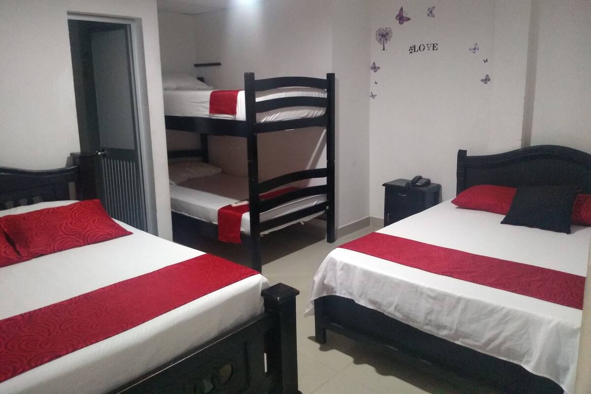Family Room, Multiple Beds