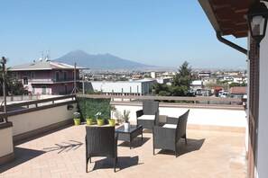 Terrace/patio - Maison Monrose two-room apartment with Vesuvius view terrace (Angri)