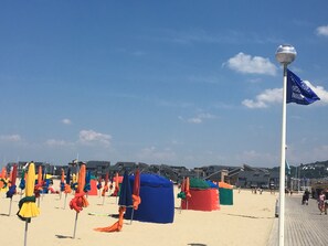 Plage à proximité, chaises longues