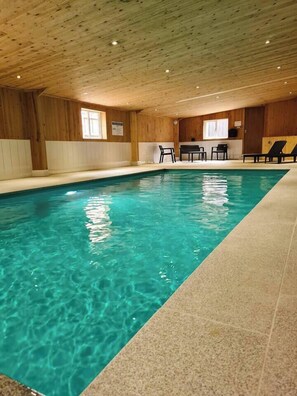 Piscine intérieure, piscine chauffée