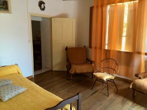 3 Schlafzimmer, Bügeleisen/Bügelbrett