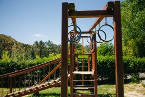 室外兒童遊樂區