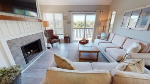 Smart TV, fireplace - Picturesque View in Parkside! 2bd/2ba (Kiawah Island)