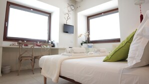 Superior Double or Twin Room | Premium bedding, down comforters, in-room safe, blackout drapes - Bed&Breakfast Santo Stefano (Verona)