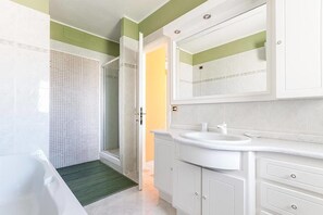 Bathroom - B&B Mareya (Cagliari)
