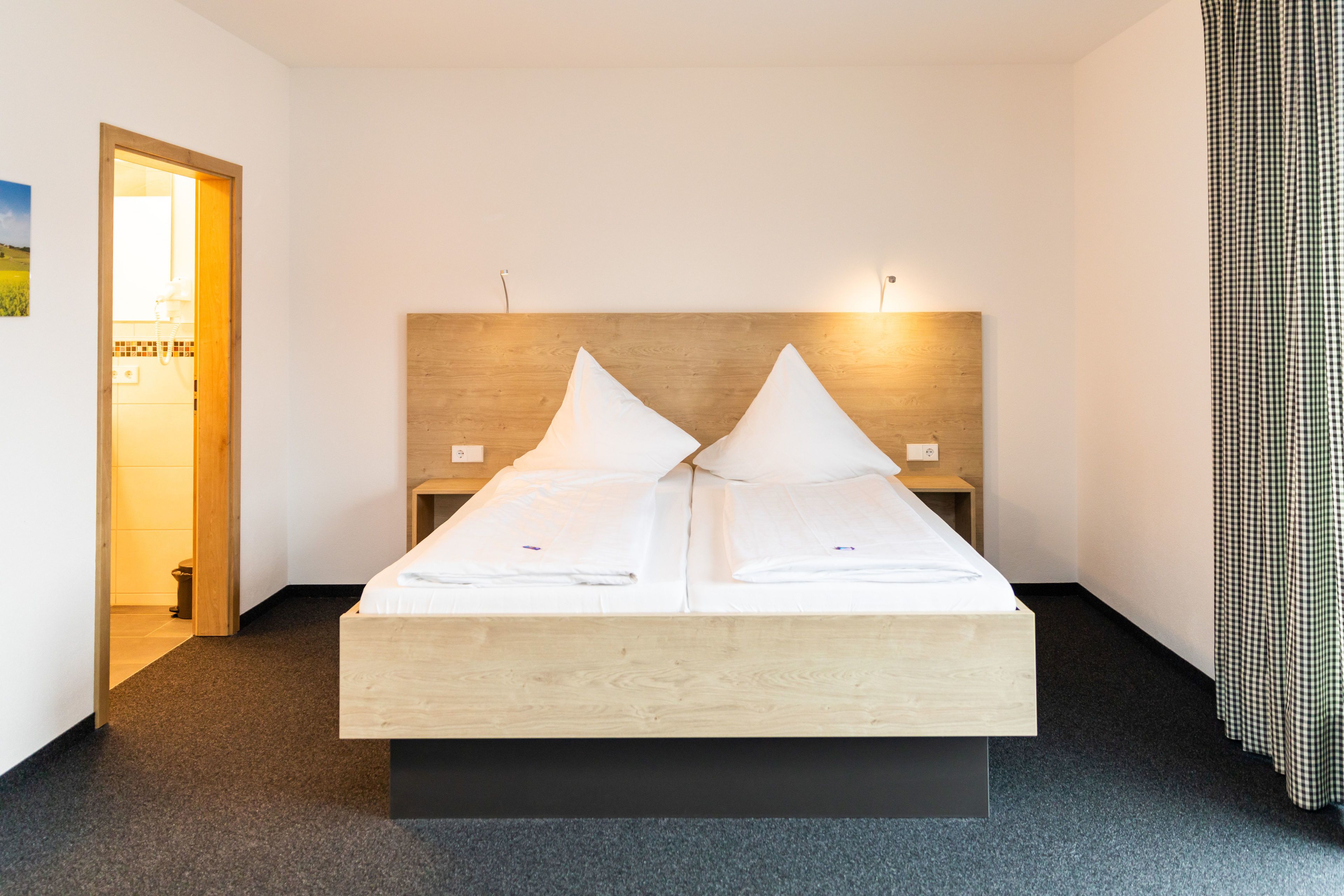 Deluxe-Doppelzimmer, 1 Doppelbett | Schreibtisch, laptopgeeigneter Arbeitsplatz, Verdunkelungsvorhänge