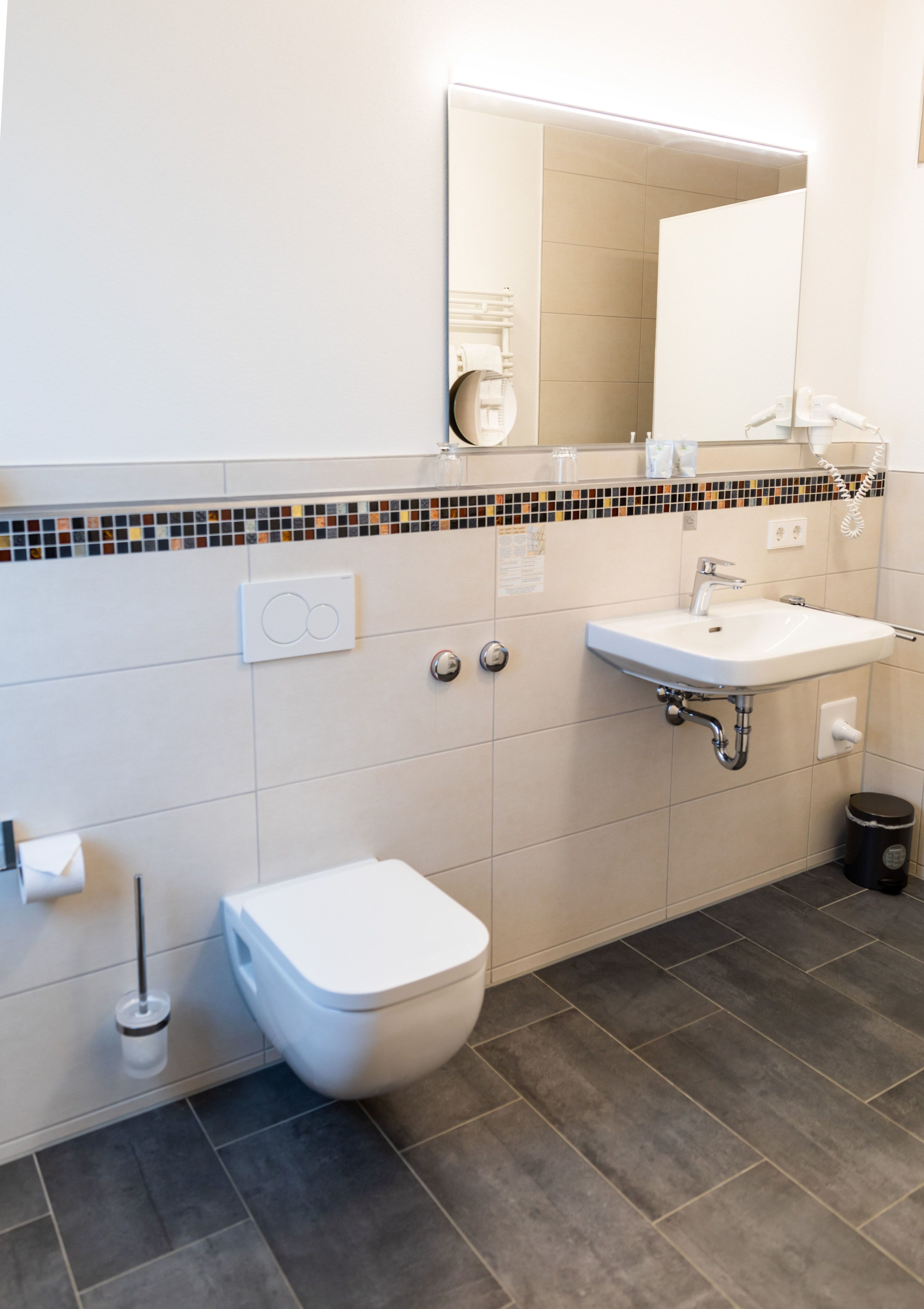 deluxe double room, 1 double bed | desk, blackout curtains, free wifi, bed sheets