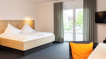 Deluxe-Doppelzimmer, 1 King-Bett | Schreibtisch, laptopgeeigneter Arbeitsplatz, VerdunkelungsvorhÀnge