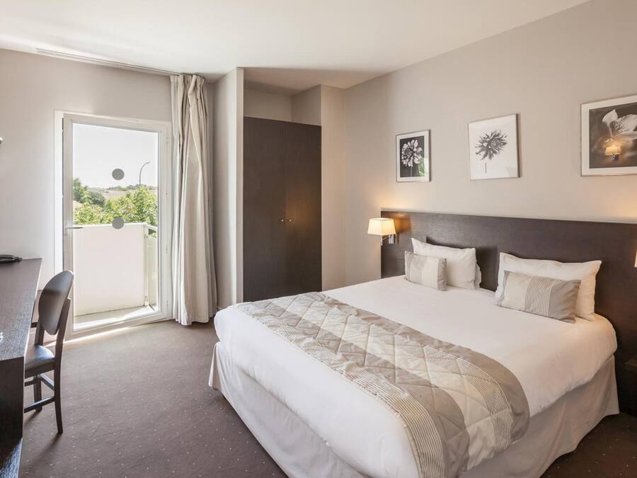 Roupas de cama premium, espaço de trabalho para notebook