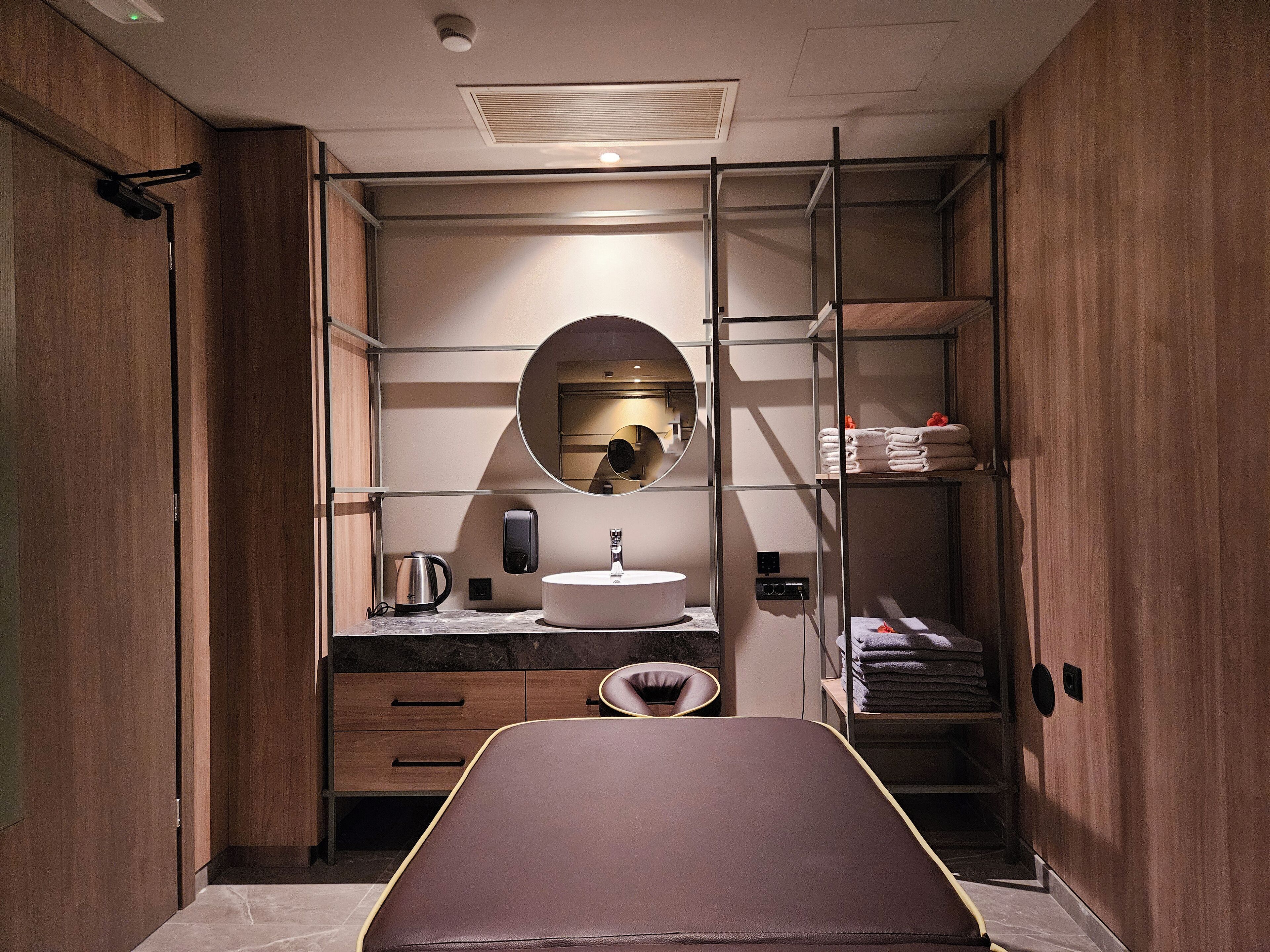 Tratamientos corporales, aromaterapia, masajes con piedras calientes