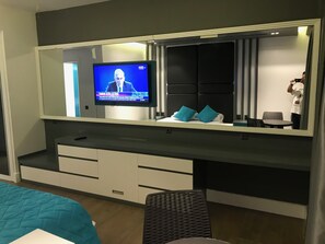 Deluxe Double Room | 客廳 | LED 電視