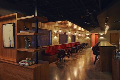 Lobby lounge