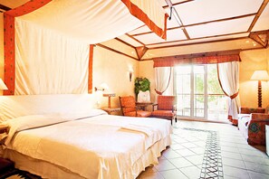 Minibar, brankas, tempat tidur bayi gratis, dan seprai linen