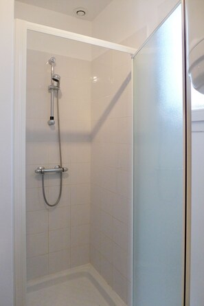 Een douche, een haardroger