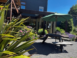 Vista frontal de la propiedad