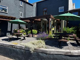 Πρόσοψη καταλύματος