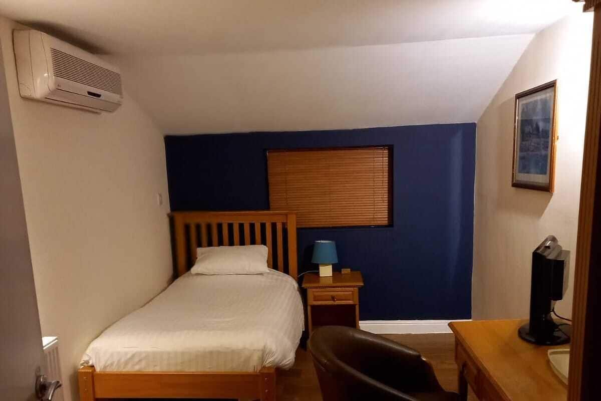 Habitación individual | Escritorio, espacio para trabajar con laptop y wifi gratis