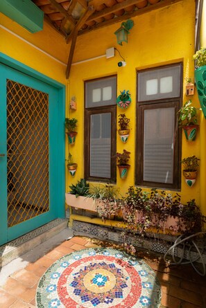 Façana frontal de l'allotjament