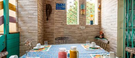 Desayuno bufé gratuito y diario