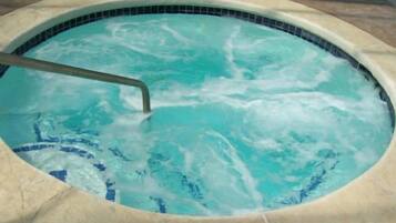 Piscine couverte, piscine chauffée