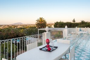 Villa, 5 Schlafzimmer | Terrasse/Patio