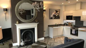 Apartment, 2 Bedrooms | Interior entrance