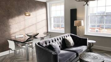 Apartment, 2 Bedrooms | Living area | Stereo