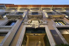 Front of property - PortoBay Flores (Porto)