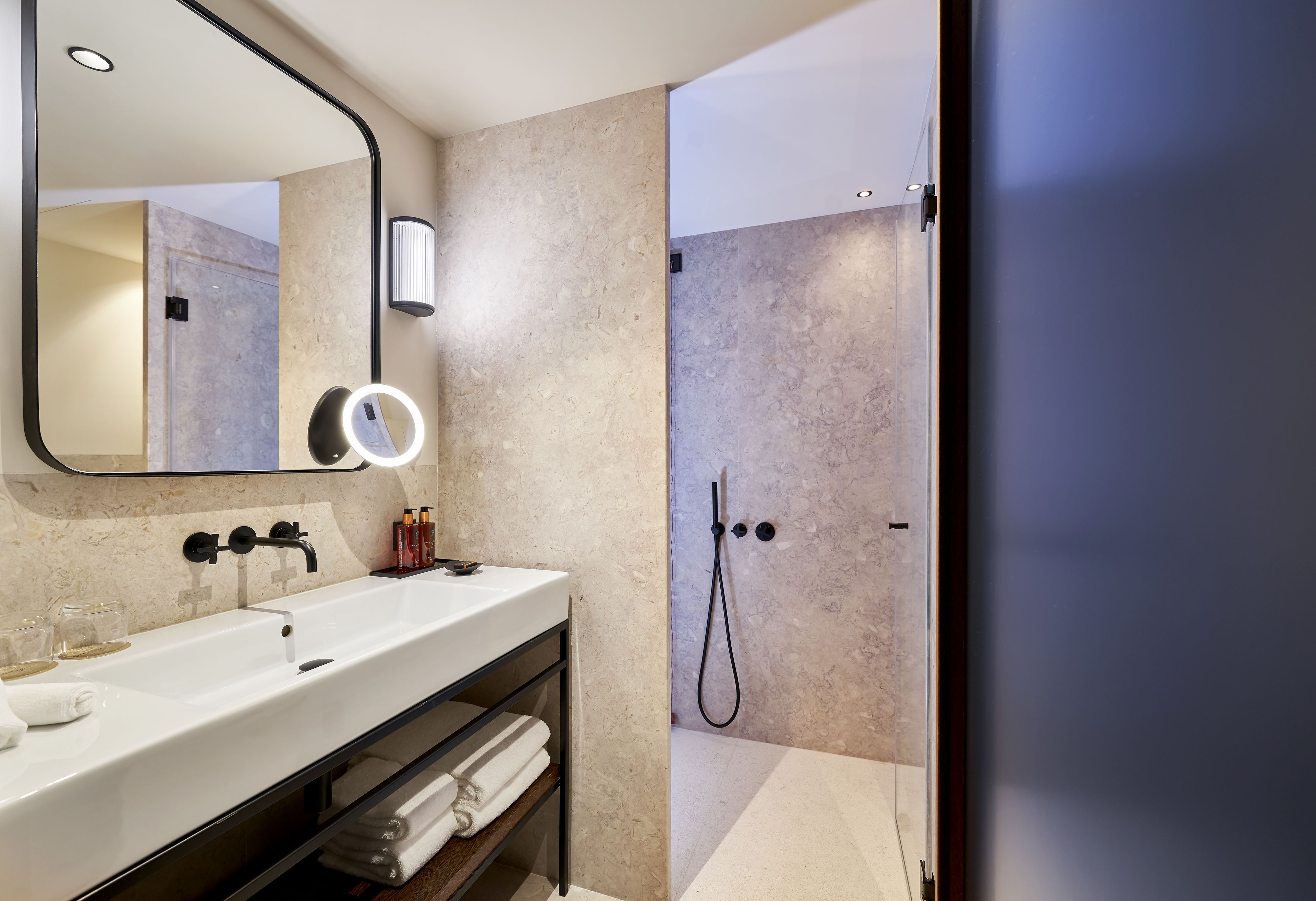 Photo - PortoBay Flores