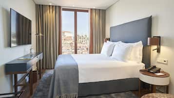 Dobbeltrom – superior (Top Floors) | Allergitestet sengetøy, minibar, safe på rommet og wi-fi (inkludert)