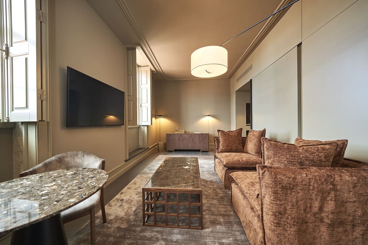 Suite Duplex (Palace) | Living area | Flat-screen TV
