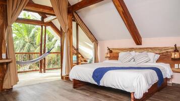 Cofres nos quartos, Wi-Fi de cortesia, roupa de cama