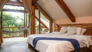 In-room safe, free WiFi, bed sheets