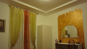 Superior Double or Twin Room, Private Bathroom (ORUS) | Iron/ironing board, WiFi (free), bed sheets - Ai Montecchi Bed & Breakfast (Verona)