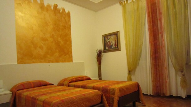 Superior Double or Twin Room, Private Bathroom (ORUS) | Iron/ironing board, WiFi (free), bed sheets - Ai Montecchi Bed & Breakfast (Verona)