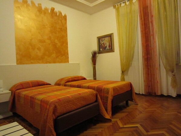 Chambre Supérieure Double ou avec lits jumeaux, salle de bains privée (ORUS)