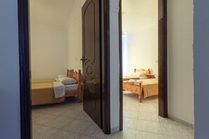 In-room safe, desk, soundproofing, free WiFi