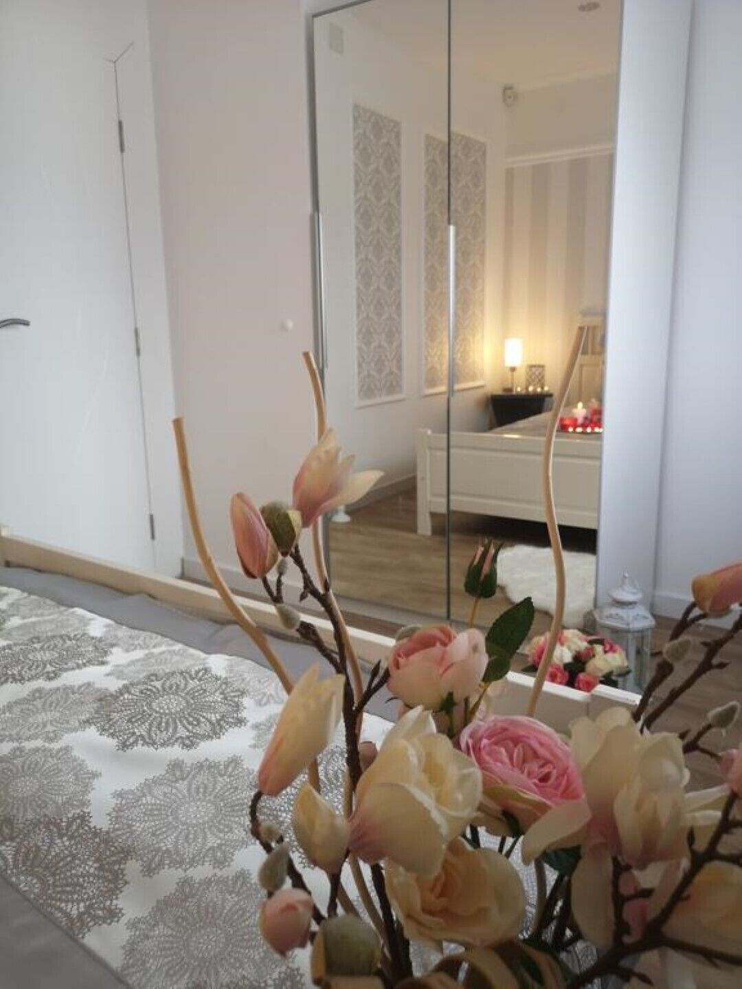 4 chambres, bureau, chambres insonorisées, fer et planche à repasser