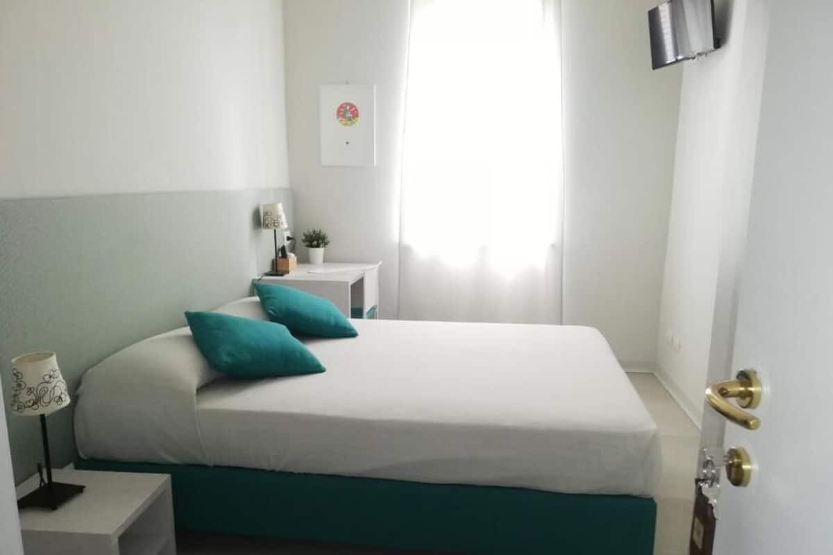 Chambre Double | 1 chambre, Wi-Fi gratuit, draps fournis