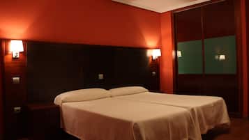 Twin kamer | Geluiddichte muren, gratis babybedden, gratis wifi, rolstoeltoegang