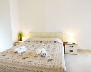 1 bedroom, travel cot, free WiFi, bed sheets