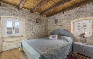 5 habitaciones, tabla de planchar con plancha y wifi gratis