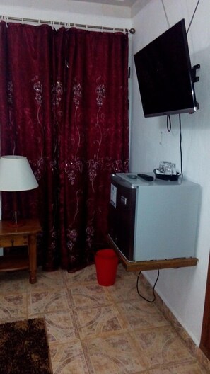 ห้องดับเบิลหรือทวิน | มินิบาร์, ตู้นิรภัยในห้องพัก, เตารีด/โต๊ะรีดผ้า, ผ้าปูที่นอน