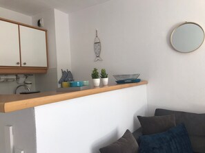 Interior - Beautiful T2 - Large Terrace - St Raphael - Boulouris 150m beach (Saint-Raphaël)