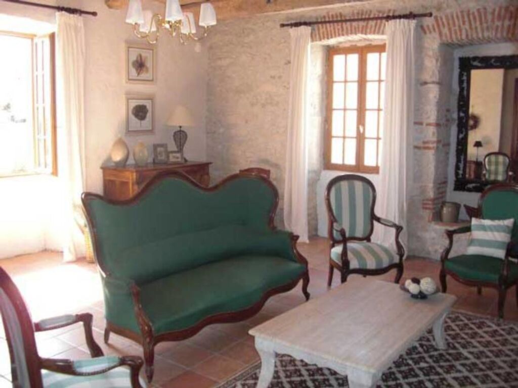 Televisie en een open haard