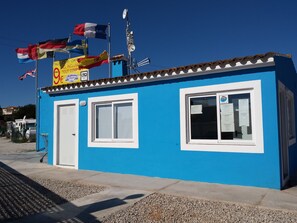 Reception - Mediterráneo Camper Area (Calpe)