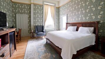 Doppia Deluxe, bagno in camera, vista cortile (King Bed Guest Rooms) | Ferro/asse da stiro, Wi-Fi, lenzuola