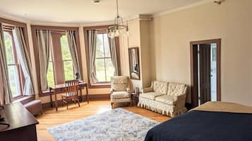 Standard Double Room, 1 King Bed | Iron/ironing board, WiFi, bed sheets